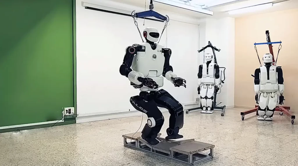 The biped research robot TALOS walking